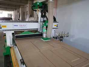 為什么越來(lái)越多的家具廠選擇數(shù)控開(kāi)料機(jī)